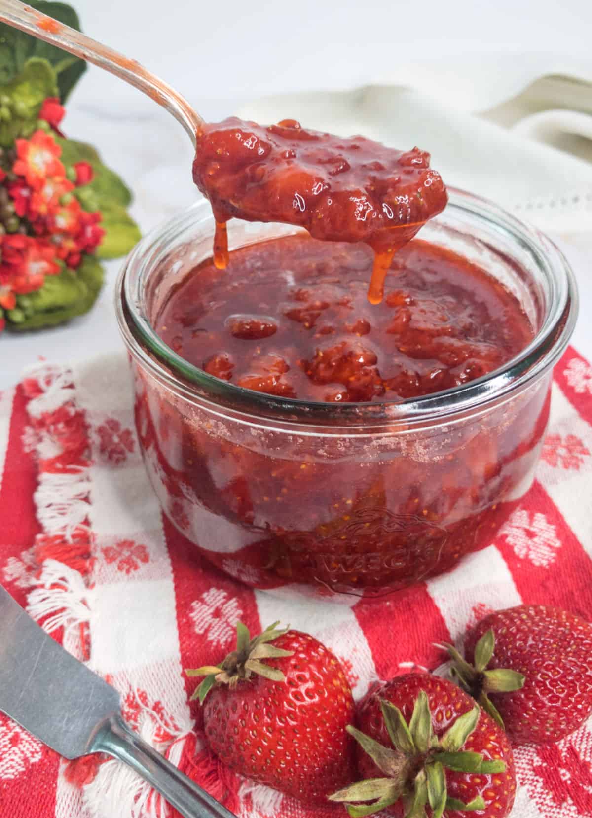 Strawberry Jam without pectin-3 ingredients.
