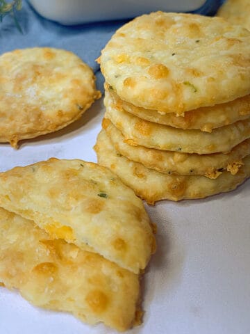 Baked cheddar cheese crackers.